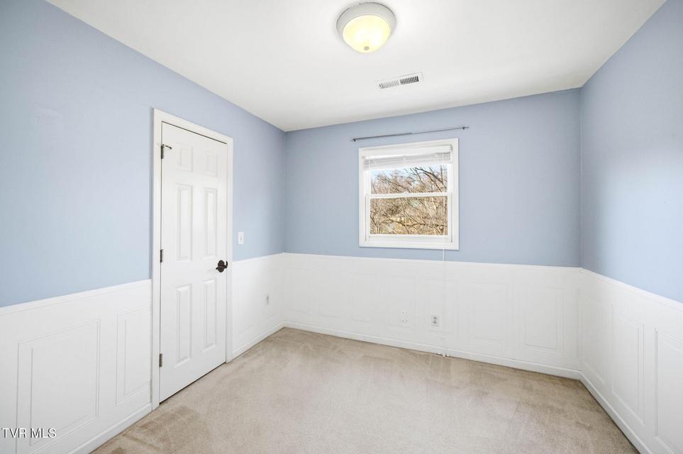 Photo #15: 203 Glen Oaks Drive