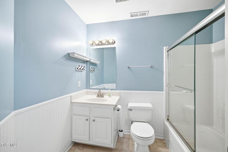 Photo #16: 203 Glen Oaks Drive