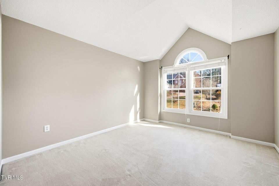 Photo #17: 203 Glen Oaks Drive