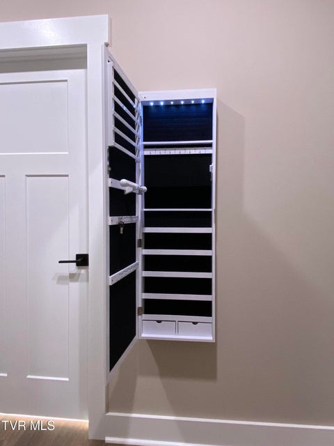 Photo #18: 120 Green Lawn Avenue