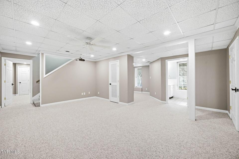 Photo #19: 203 Glen Oaks Drive