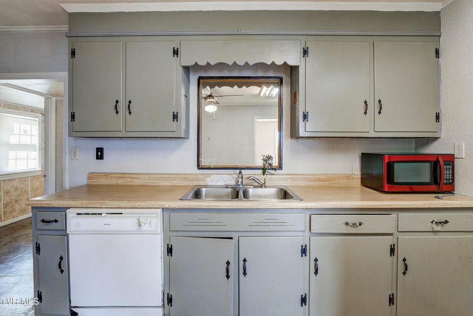 Photo #13: 377 Henson Road