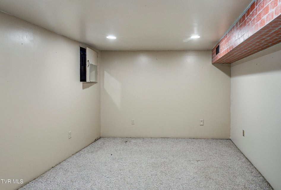 Photo #31: 377 Henson Road