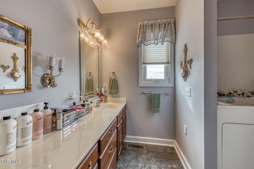 Photo #37: 229 Country Meadow Circle