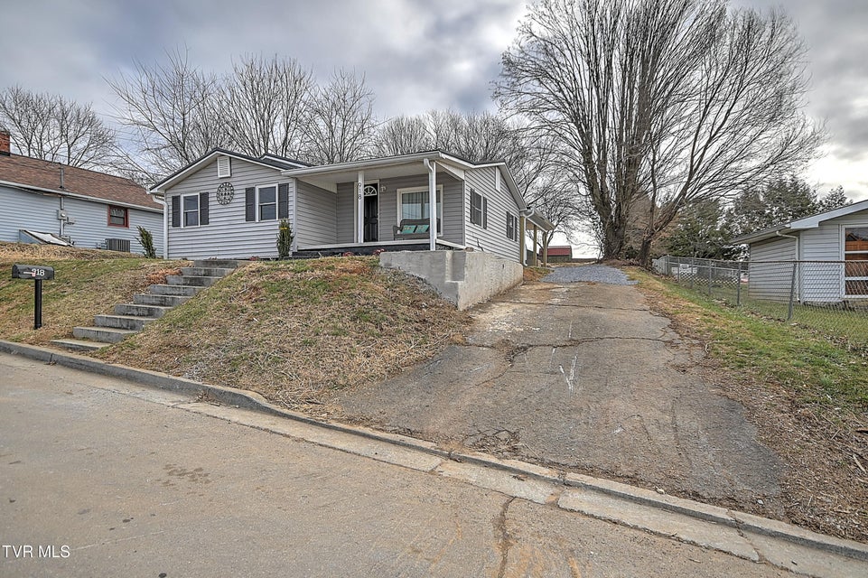 Photo #37: 918 Cedar Avenue