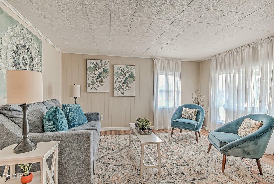 Photo #7: 918 Cedar Avenue