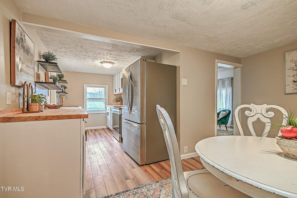 Photo #9: 918 Cedar Avenue