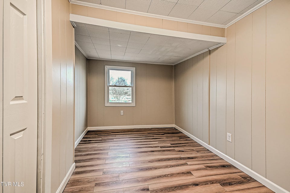 Photo #14: 918 Cedar Avenue