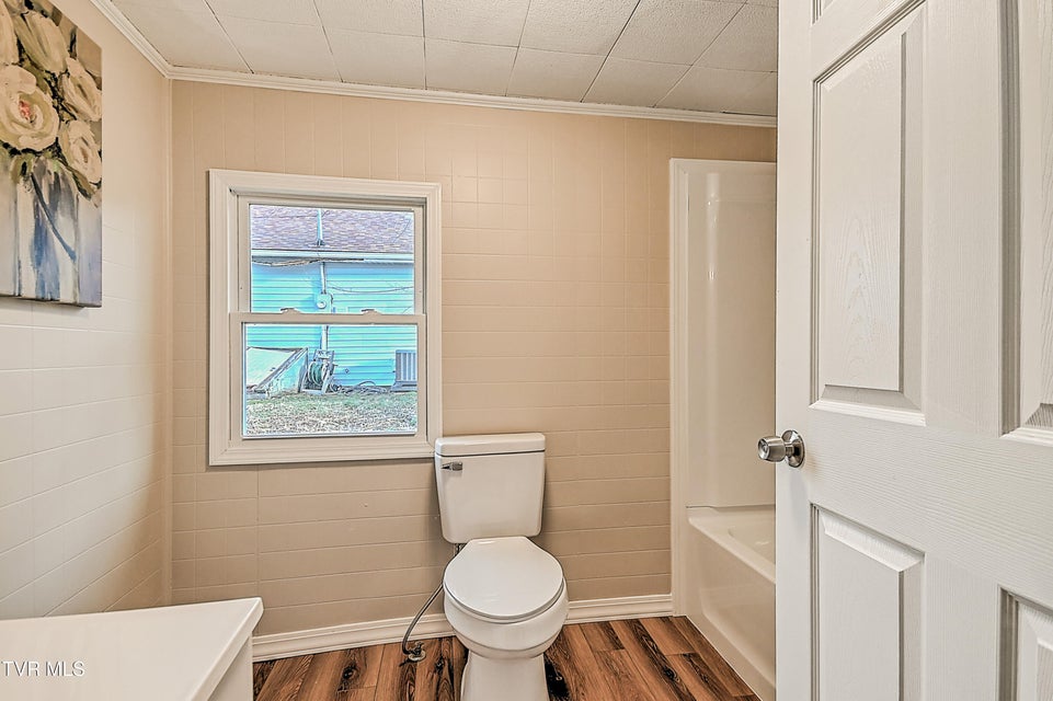 Photo #18: 918 Cedar Avenue