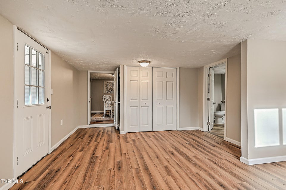 Photo #25: 918 Cedar Avenue