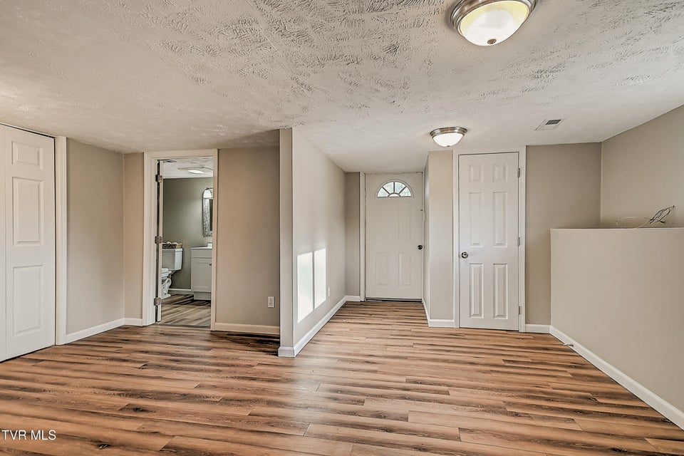 Photo #26: 918 Cedar Avenue