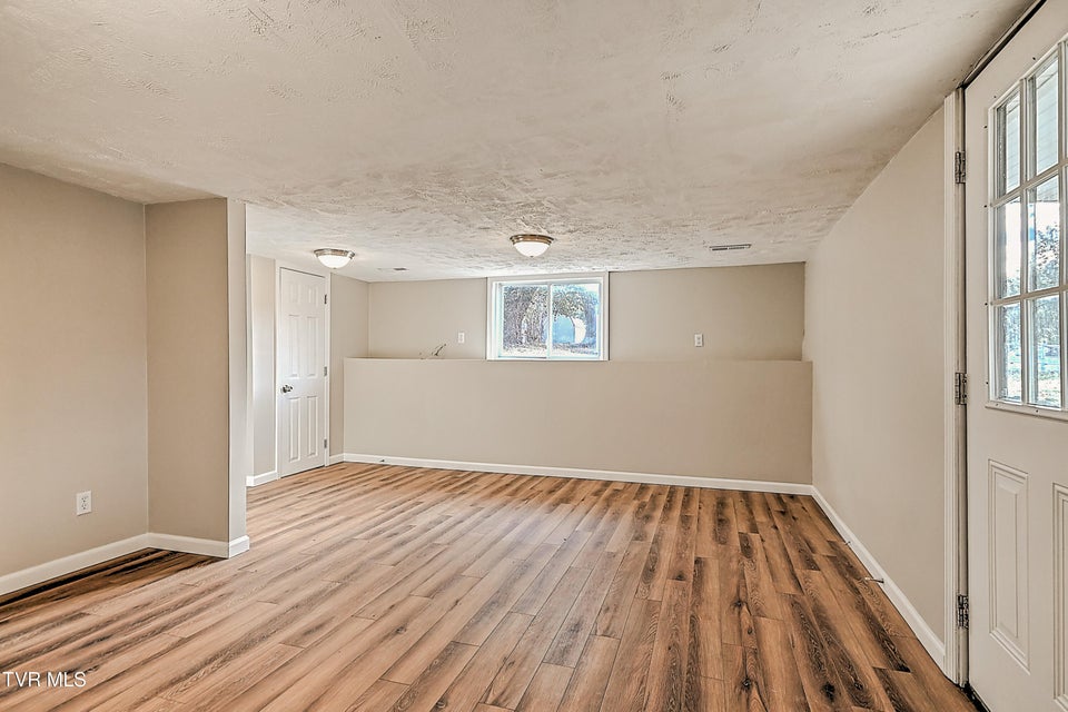 Photo #22: 918 Cedar Avenue