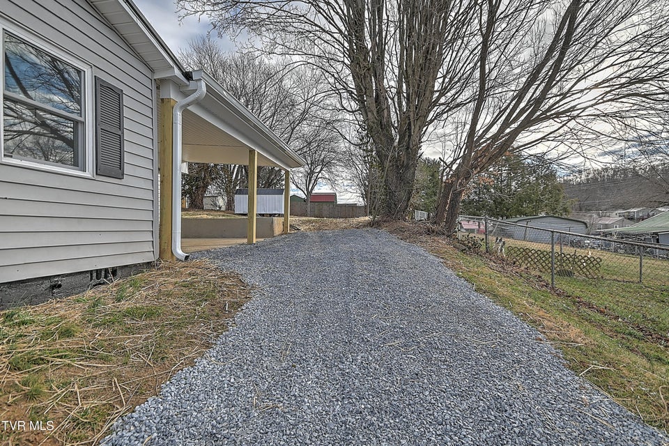 Photo #36: 918 Cedar Avenue