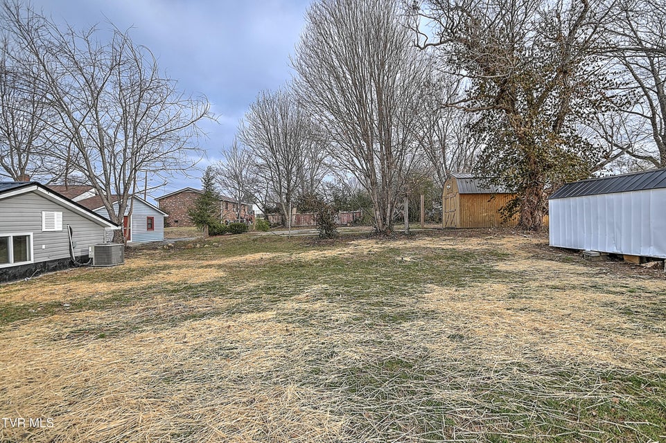 Photo #32: 918 Cedar Avenue