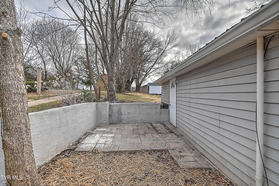 Photo #35: 918 Cedar Avenue