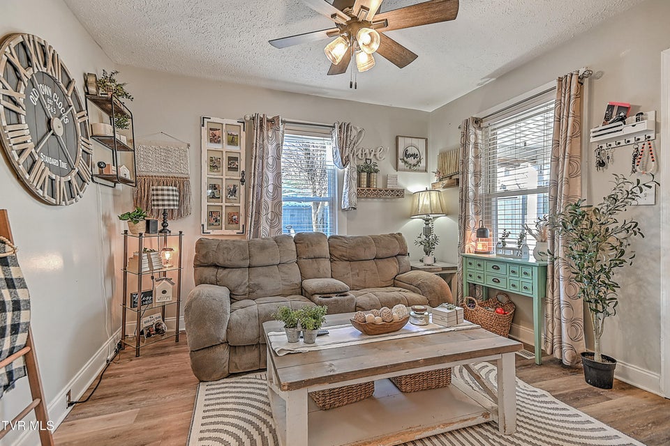 Photo #5: 1621 Charles Street