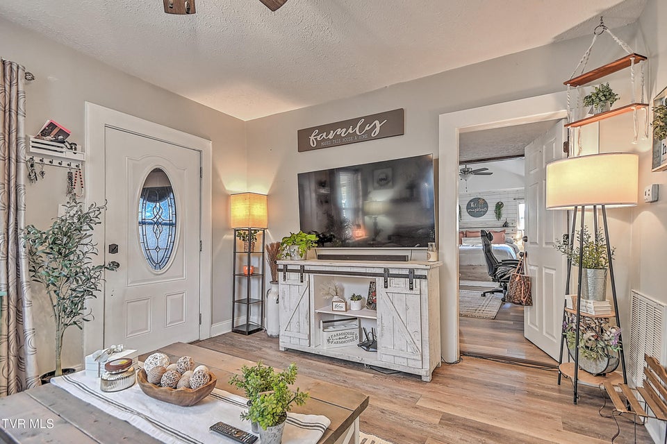 Photo #7: 1621 Charles Street