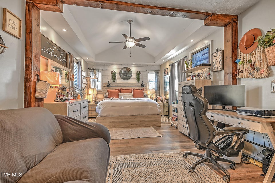 Photo #12: 1621 Charles Street