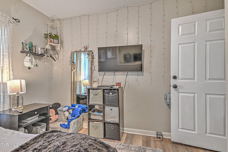 Photo #21: 1621 Charles Street