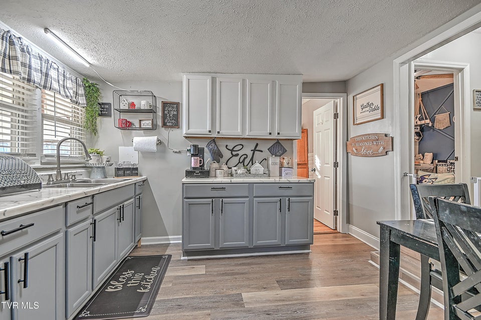 Photo #13: 1621 Charles Street