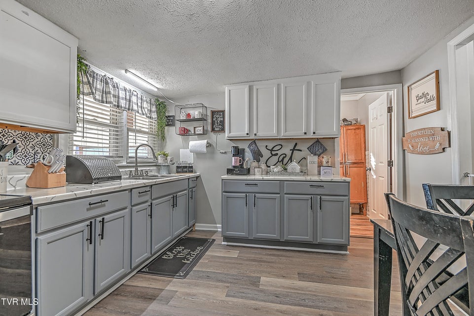 Photo #14: 1621 Charles Street