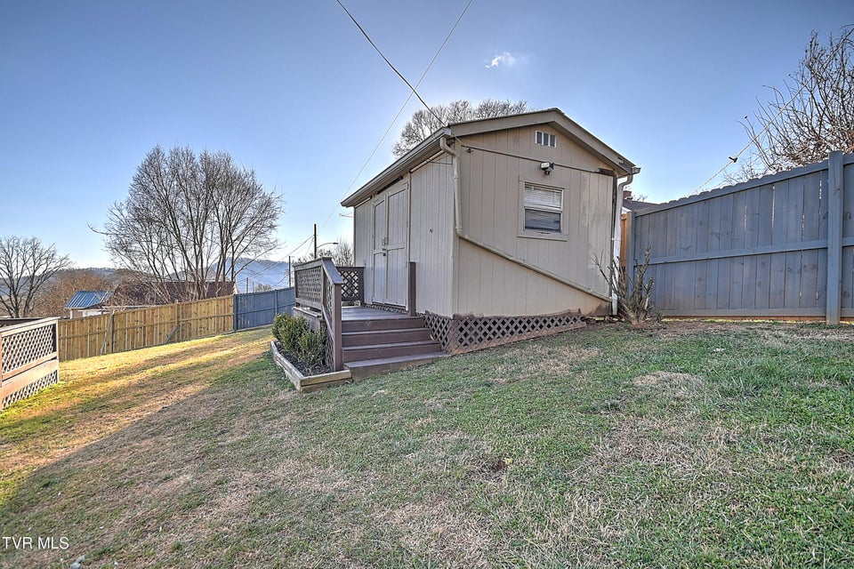 Photo #25: 1621 Charles Street