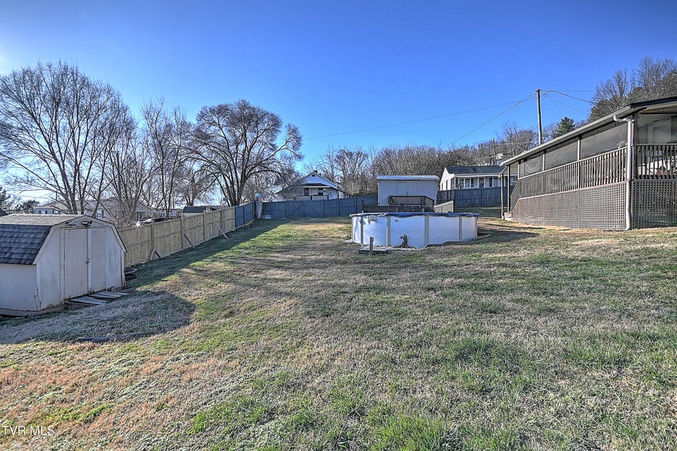 Photo #31: 1621 Charles Street