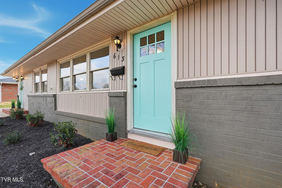 Photo #5: 613 Norris Avenue