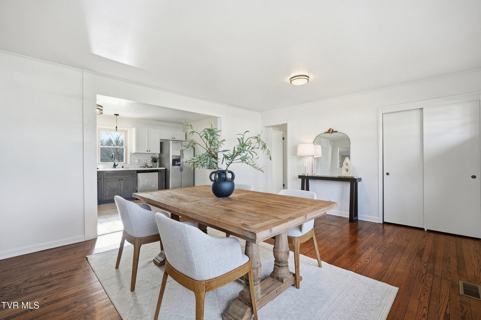 Photo #9: 613 Norris Avenue