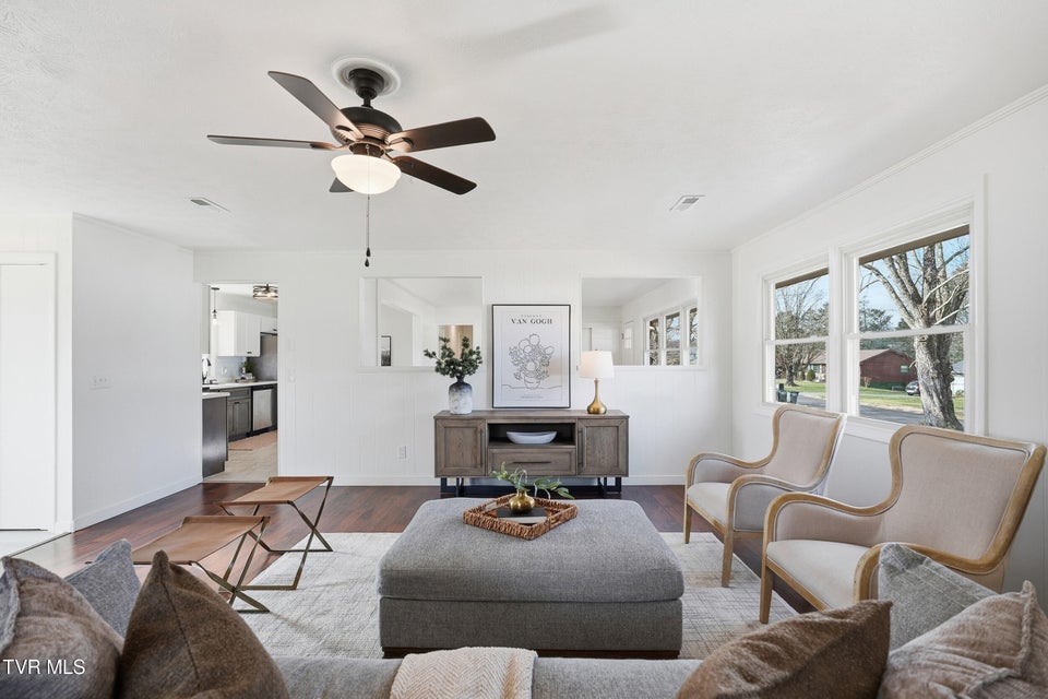 Photo #13: 613 Norris Avenue