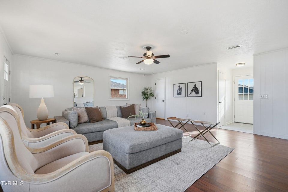 Photo #14: 613 Norris Avenue