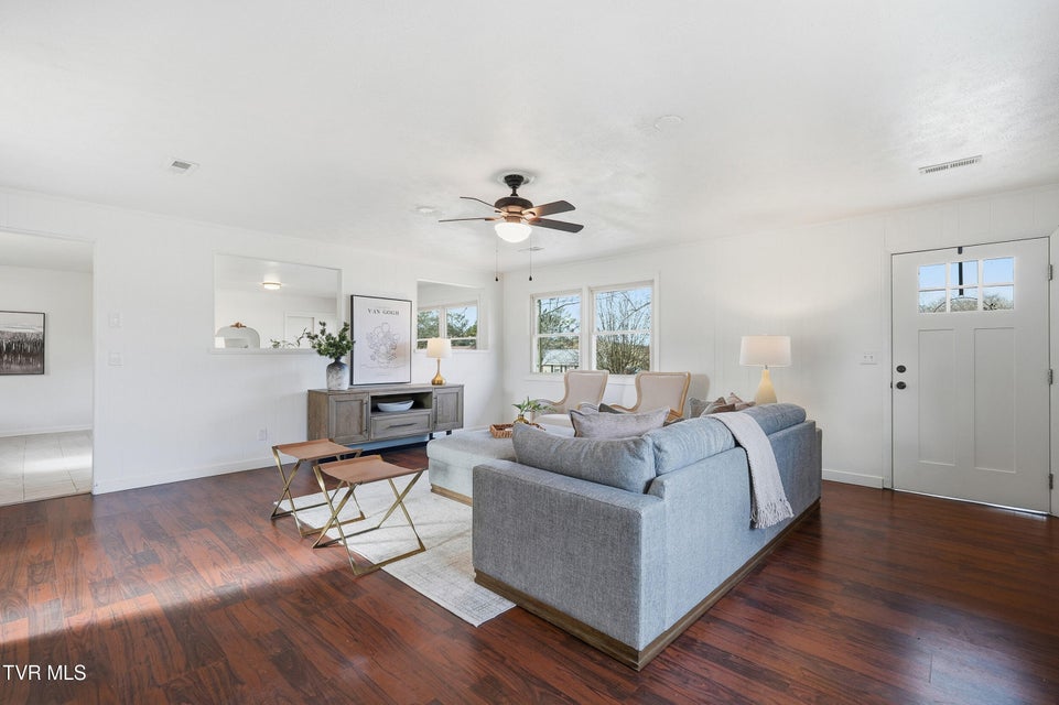 Photo #16: 613 Norris Avenue