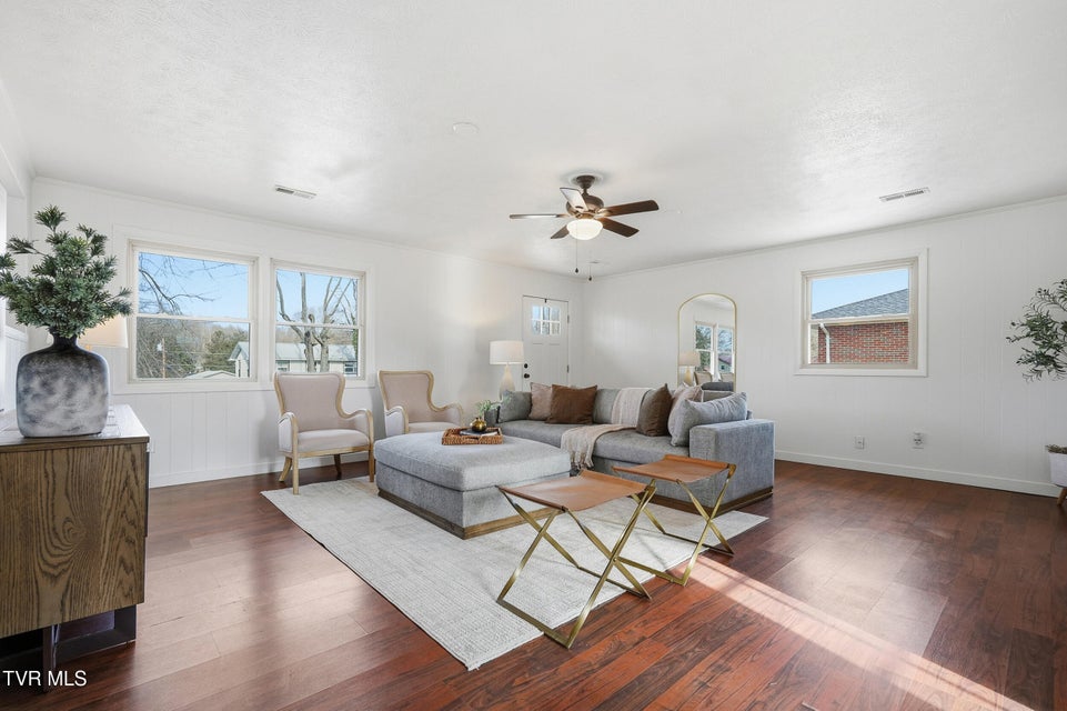 Photo #17: 613 Norris Avenue