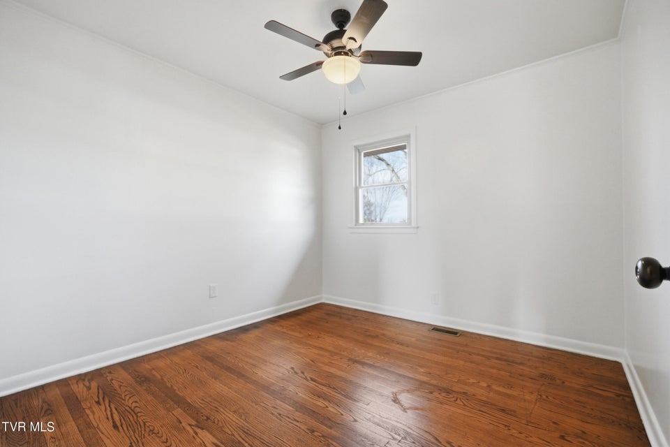 Photo #19: 613 Norris Avenue