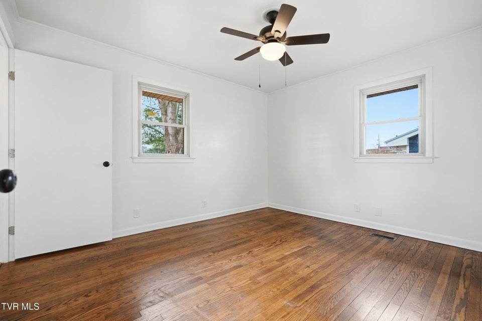 Photo #25: 613 Norris Avenue