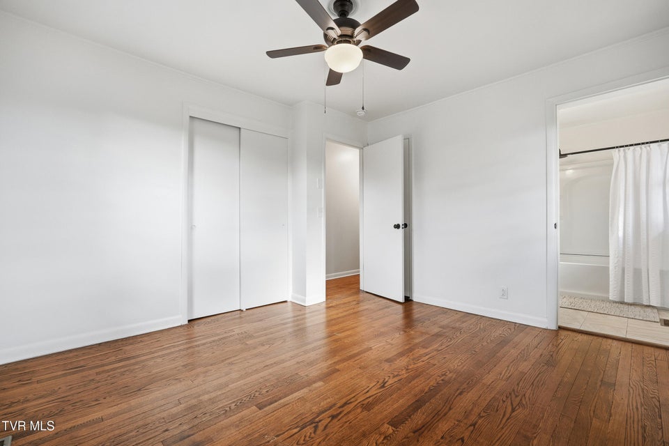 Photo #26: 613 Norris Avenue