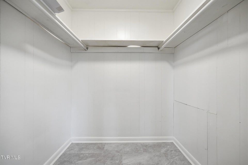 Photo #29: 613 Norris Avenue