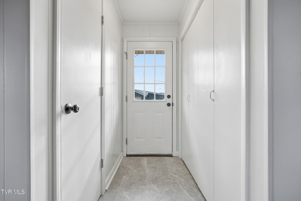 Photo #31: 613 Norris Avenue