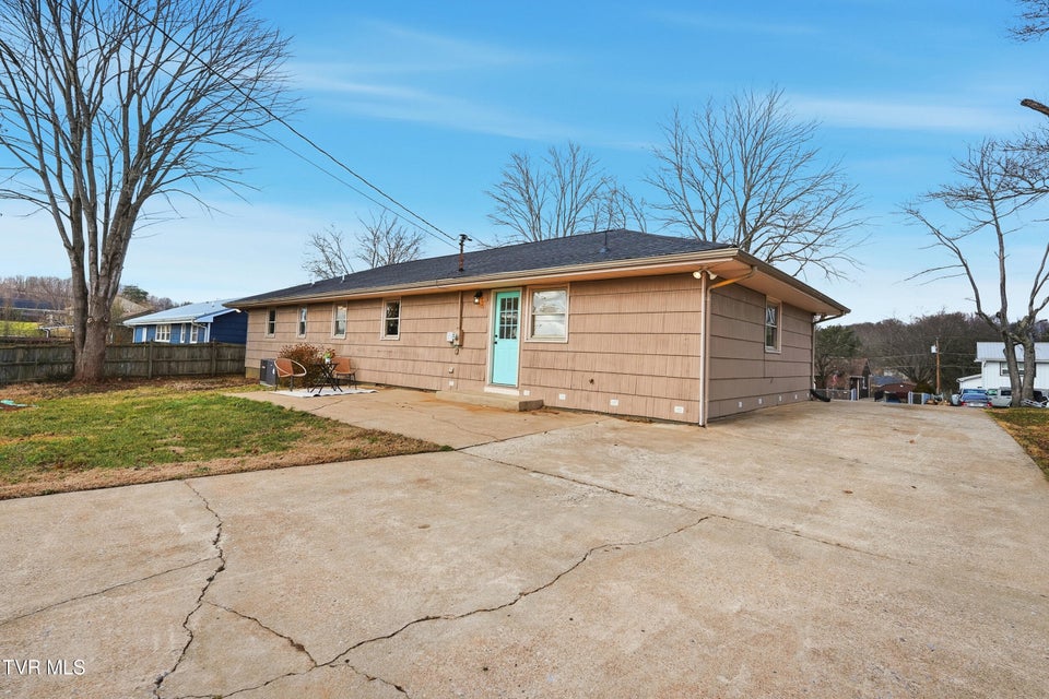 Photo #33: 613 Norris Avenue