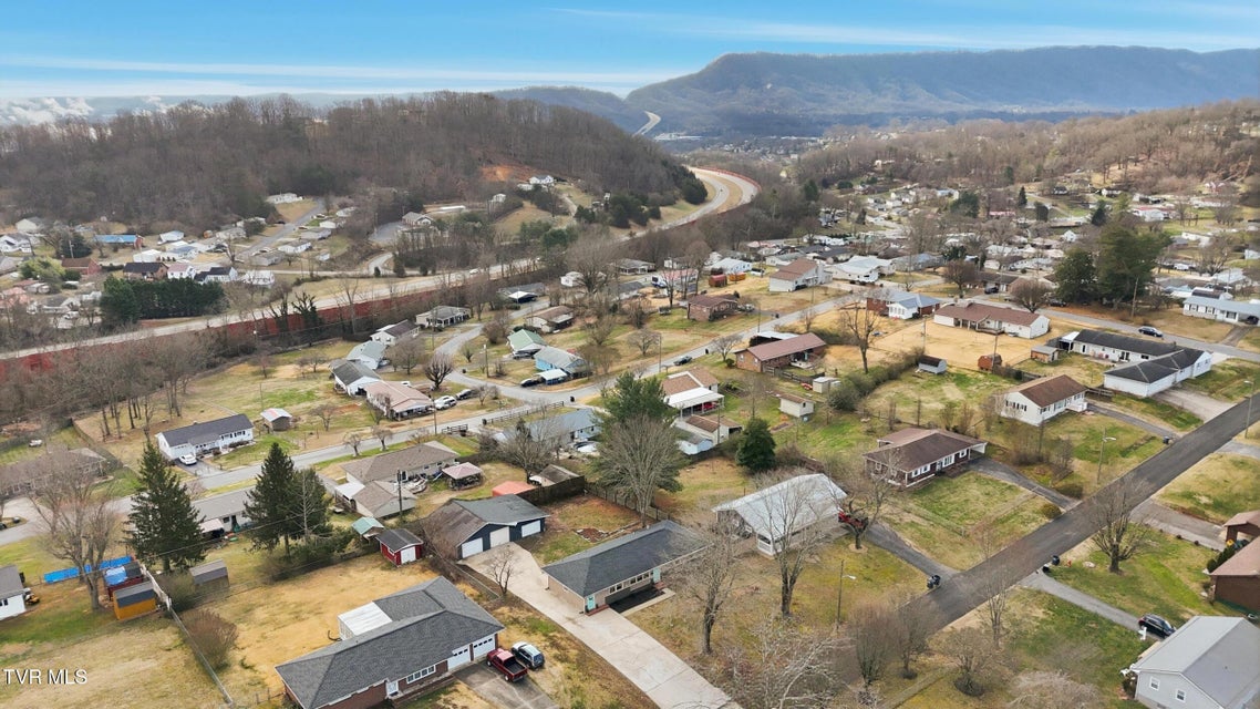 Photo #40: 613 Norris Avenue