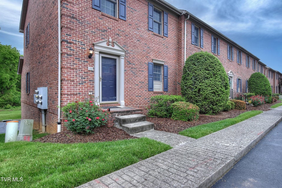 Photo #2: 33 Oak Leaf Circle