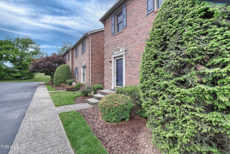 Photo #4: 33 Oak Leaf Circle