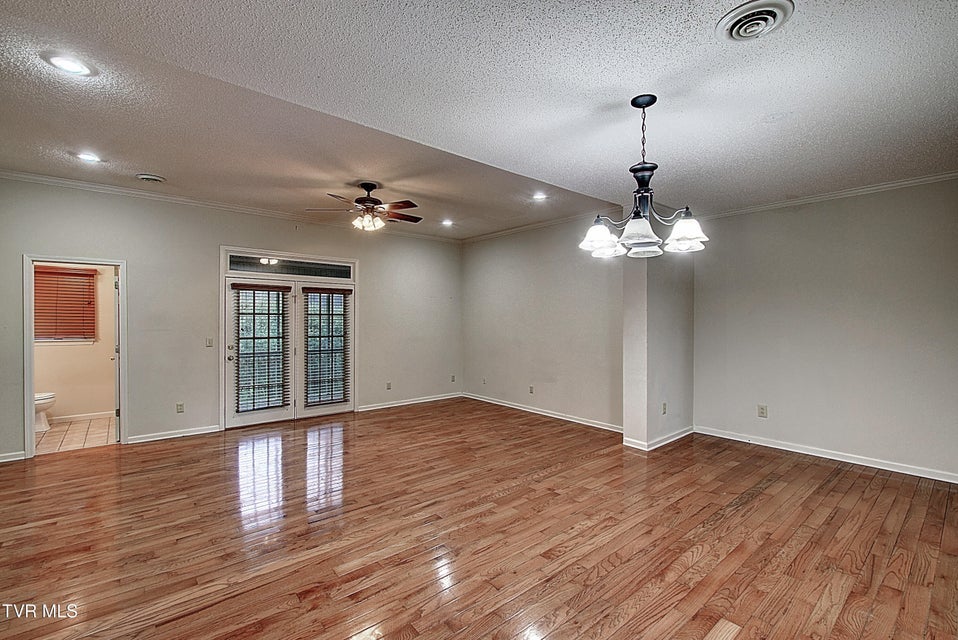 Photo #8: 33 Oak Leaf Circle