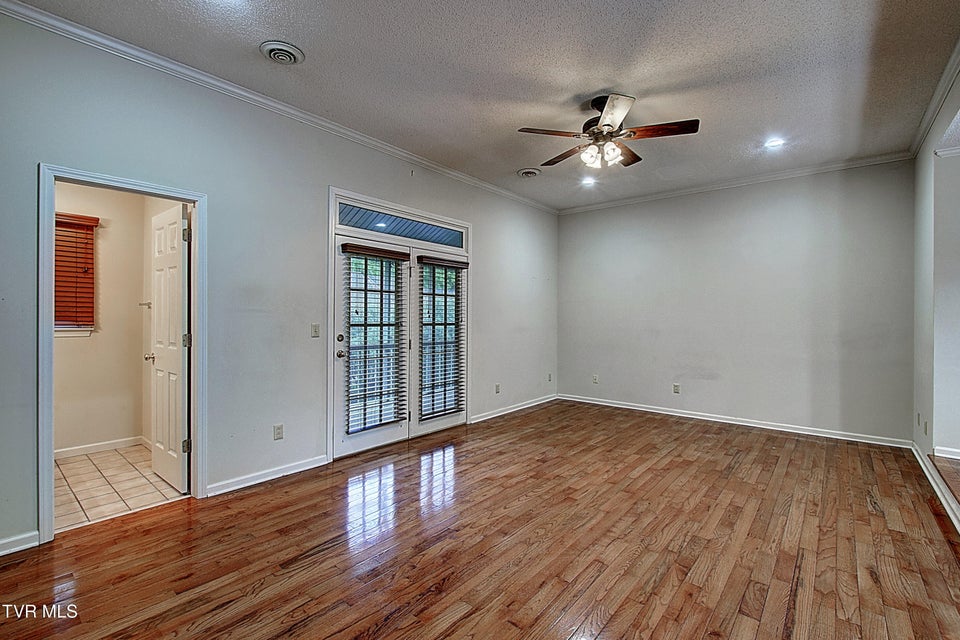 Photo #13: 33 Oak Leaf Circle