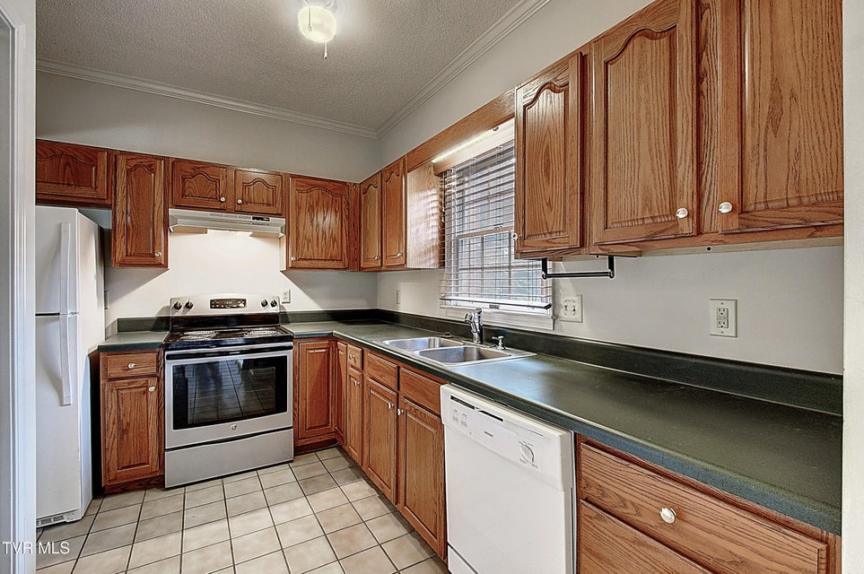 Photo #16: 33 Oak Leaf Circle