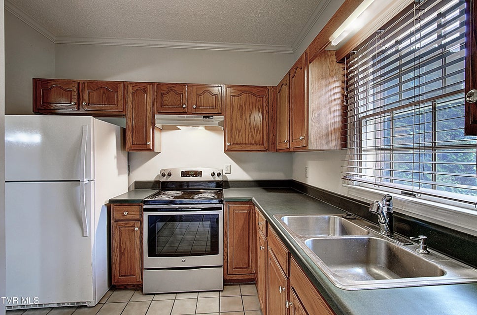 Photo #18: 33 Oak Leaf Circle