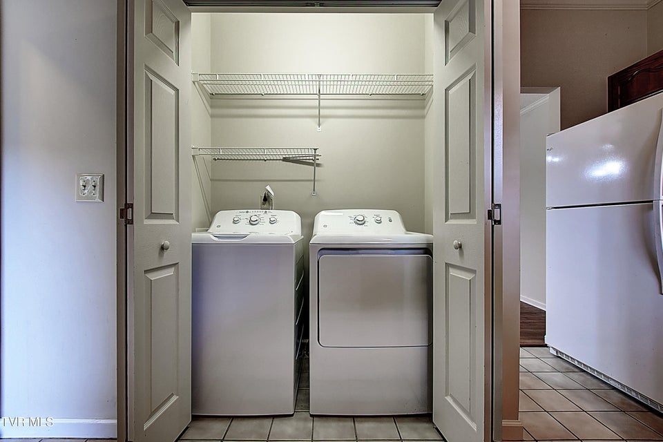 Photo #20: 33 Oak Leaf Circle