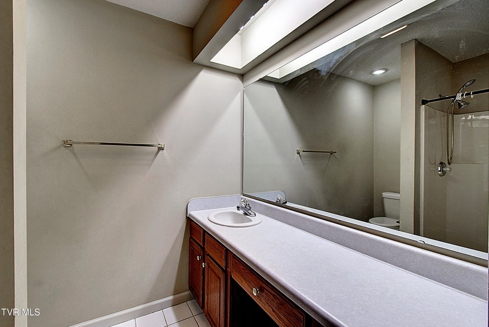 Photo #27: 33 Oak Leaf Circle