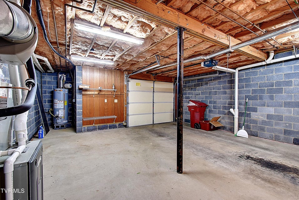 Photo #30: 33 Oak Leaf Circle