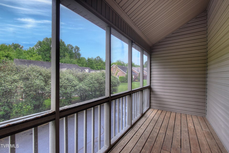 Photo #31: 33 Oak Leaf Circle